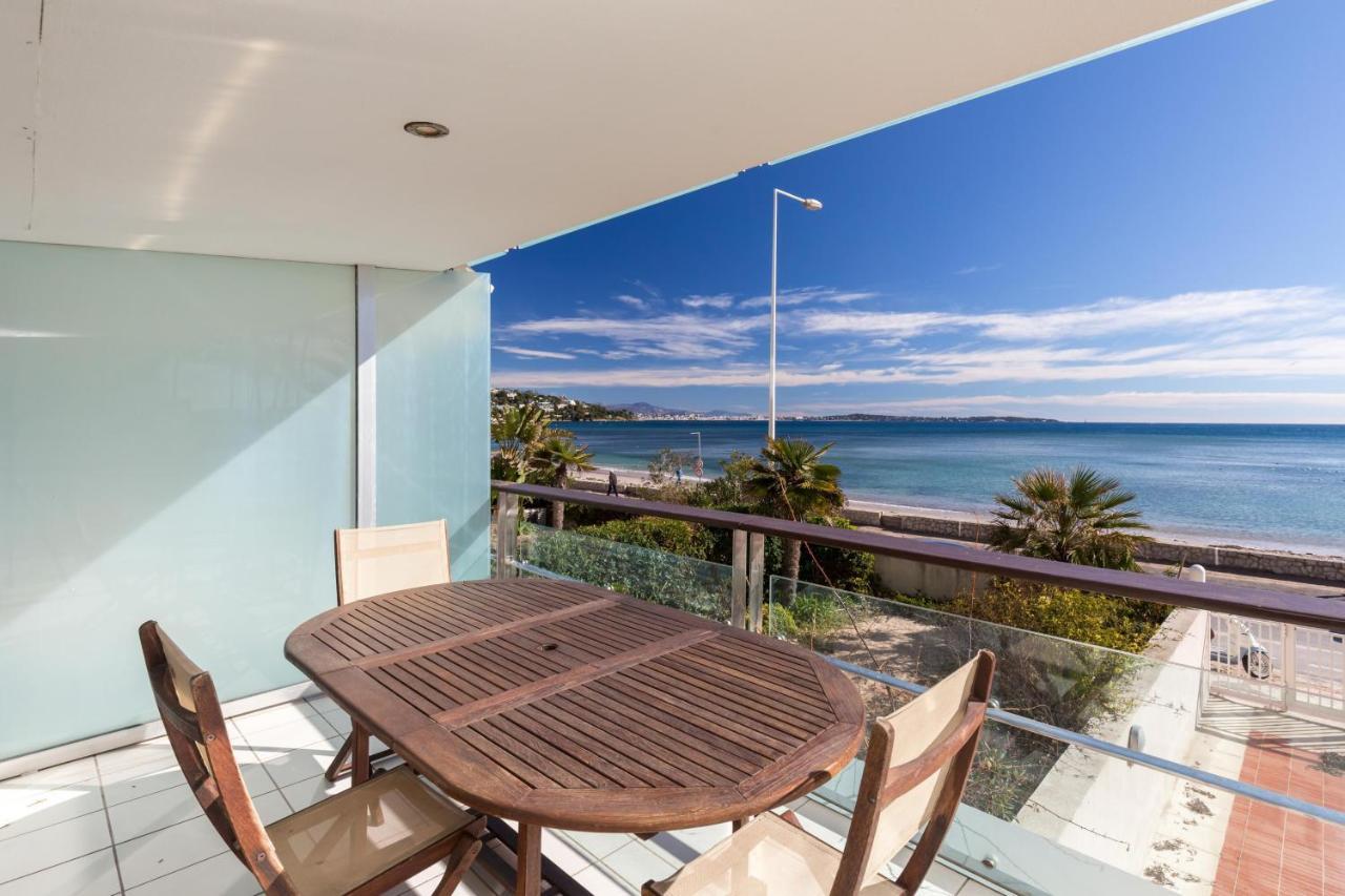 Bright Two Bedroomed Apartment On The Beach In Cannes With Huge Terrace With Fabulous Sea Views - 2001 Zewnętrze zdjęcie