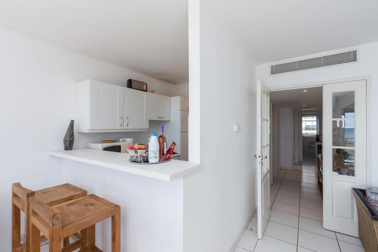 Bright Two Bedroomed Apartment On The Beach In Cannes With Huge Terrace With Fabulous Sea Views - 2001 Zewnętrze zdjęcie