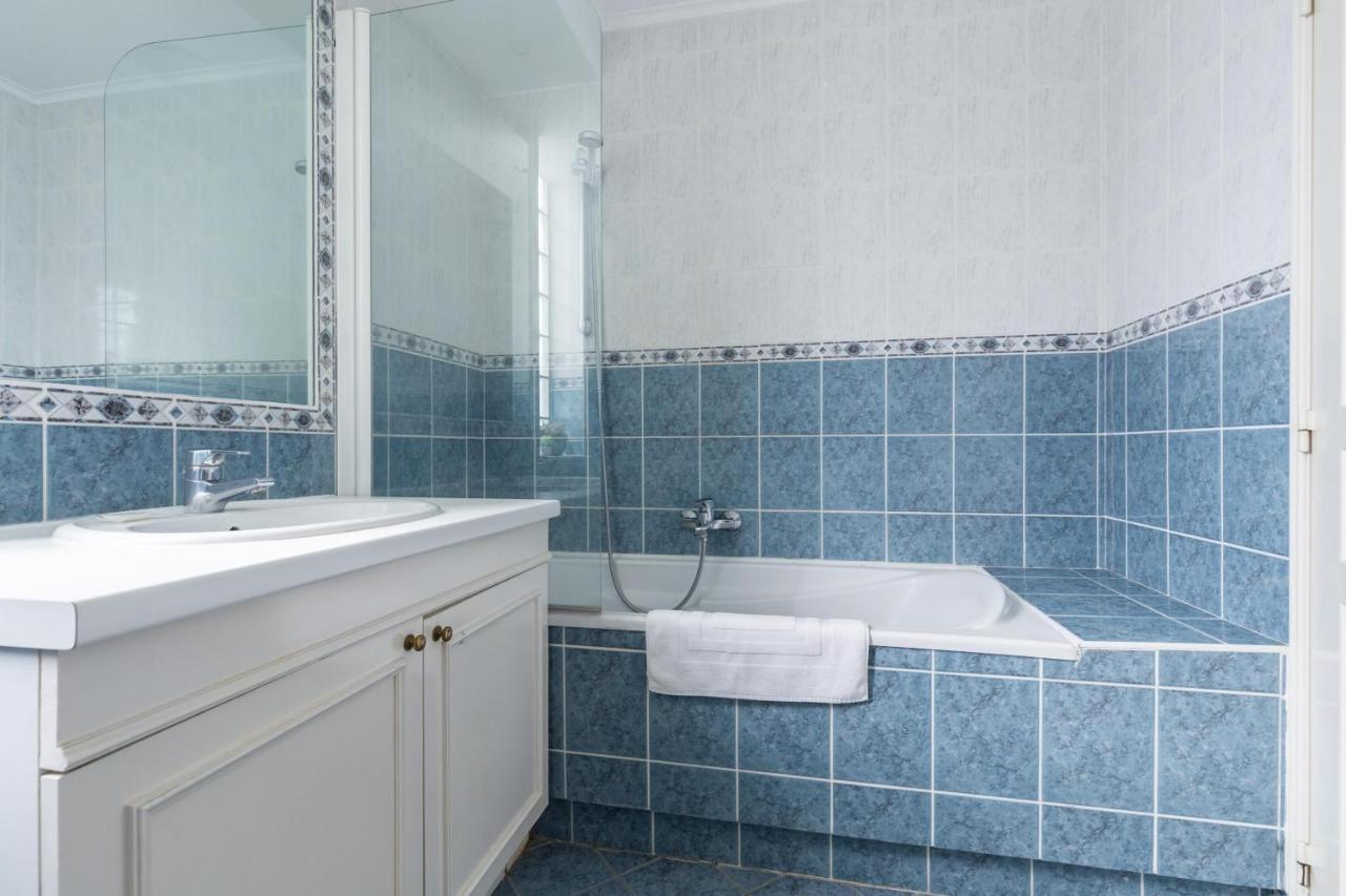 Bright Two Bedroomed Apartment On The Beach In Cannes With Huge Terrace With Fabulous Sea Views - 2001 Zewnętrze zdjęcie